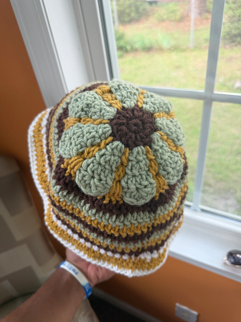 Retro Daisy Bucket Hat